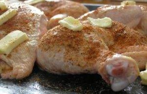 Bulgaria: Carnea de pui injectata va fi scoasa de pe piata