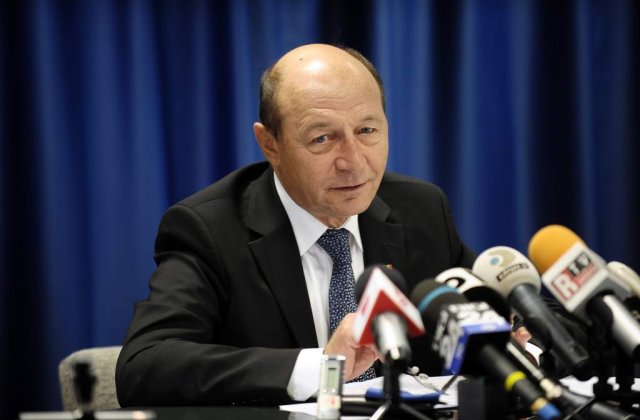 Basescu a trimis Statutul parlamentarilor la reexaminare