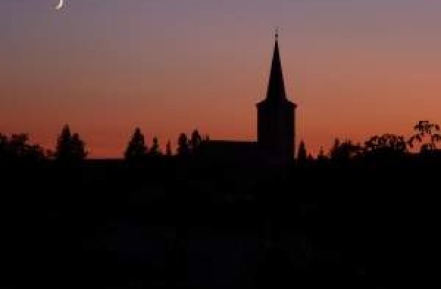 23 de ONG-uri cer Parlamentului sa opreasca finantarea bisericilor din bani publici