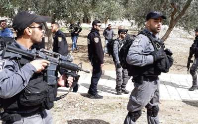 Palestinian suspectat că avea...