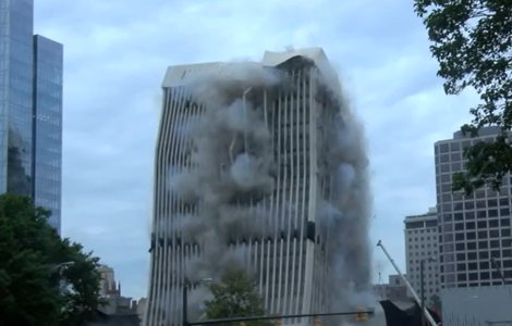 VIDEO Cum dispare o clădire cu 21 de etaje în mai puțin de 10 secunde