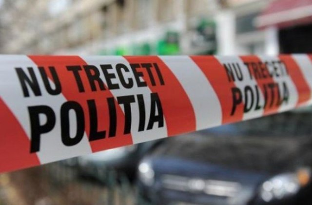 Sf&acirc;rșit tragic pentru o bătr&acirc;nă din D&acirc;mbovița. Femeia a fost lovită &icirc;n plin de o mașină care a intrat &icirc;n curtea ei