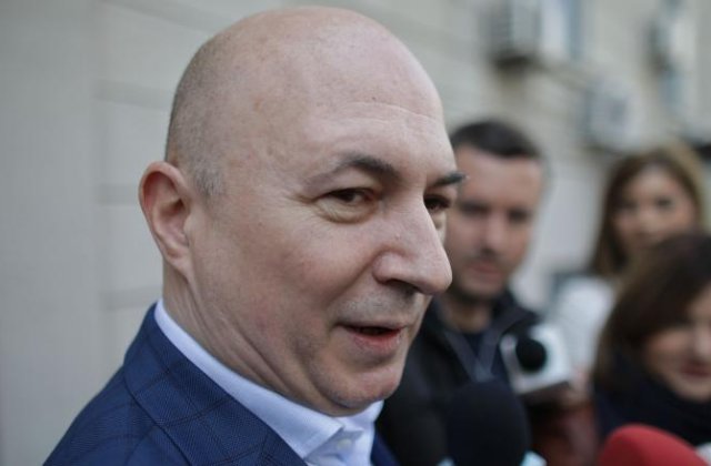 Ștefănescu: &bdquo;Tătaru va fi cel mai &icirc;njurat om&rdquo;. Măsurile stricte luate pentru redeschiderea teraselor