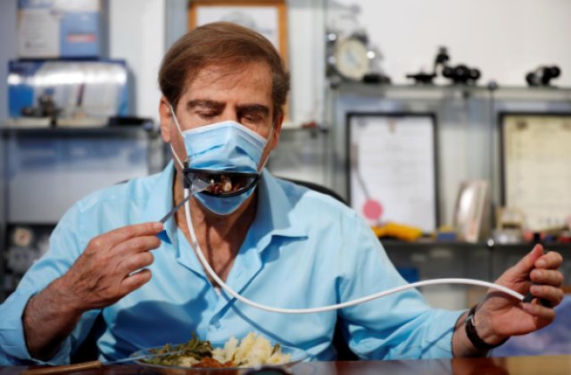 Masca pe care o poți purta chiar și în timp ce mănânci. Cine a venit cu ideea și care este designul creației