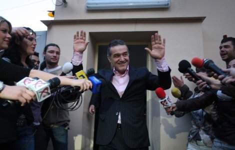 Becali isi lanseaza candidatura la prezidentiale in '2-3 saptamani'