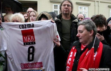 Sute de persoane l-au comemorat pe Marian Cozma in Ungaria