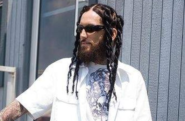 Fostul chitarist Korn: &#39;Dumnezeu mi-a spus sa ii scriu o scrisoare lui 50 Cent din partea lui Iisus&#39;