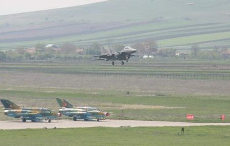 Melescanu: Ministrul Finantelor blocheaza planul de inzestrare a armatei