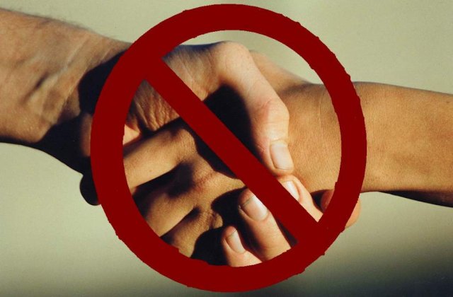 Fara strangeri de mana in forbalul suedez, din cauza gripei procine