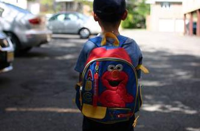 PNL iese la impartit ghiozdane electorale