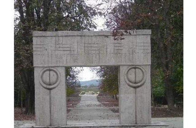 Poarta Sarutului va fi restaurata