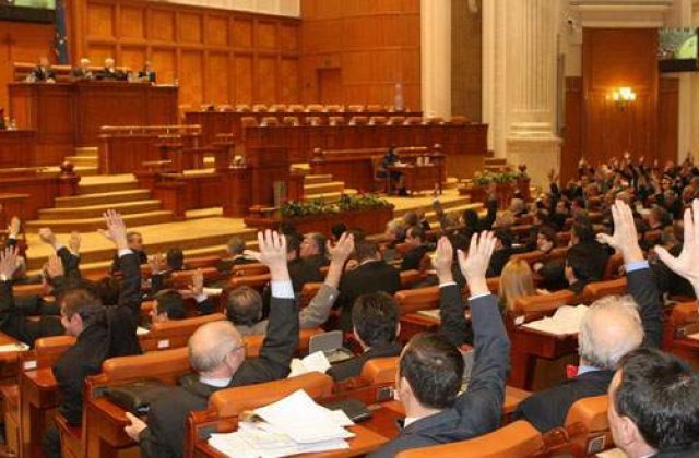 Adoptarea Statutului parlamentarilor, amanata o saptamana