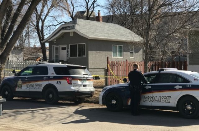 Bărbat de 47 de ani, prins de polițiști în timp ce își canibaliza bunica