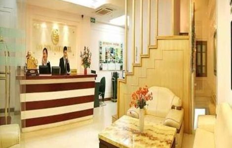 FOTO Cât costă să stai în cel mai luxos hotel din lume. Este placat cu aur de 24 carate