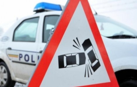 Beat și fără permis, a intrat cu scuterul într-o mașină ce venea din sens opus