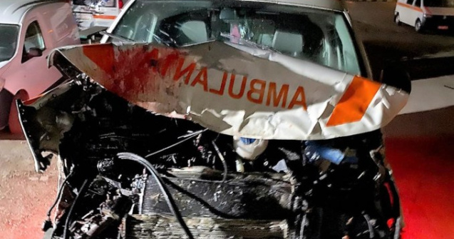 Un șofer de ambulanță beat a făcut accident și a ucis doi măgari