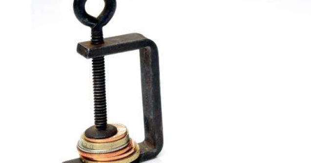 Un sfert din veniturile romanilor sunt bani de la stat