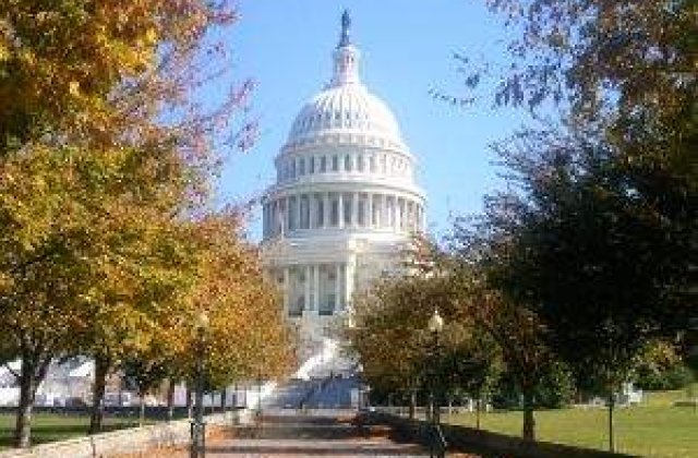 Autoritatile din Washington au deschis focul asupra unui vapor suspect de pe raul Potomac