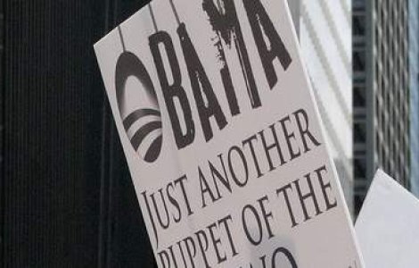 Zeci de mii de americani au protestat la Washington fata de politica lui Obama