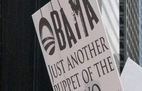 Zeci de mii de americani au protestat la Washington fata de politica lui Obama