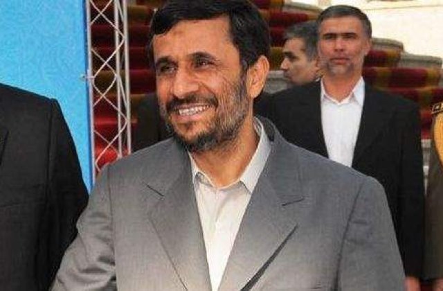 Ahmadinejad, insultat de marele ayatollah Youssef Sanei