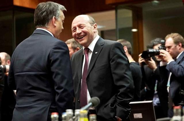 Basescu si Viktor Orban, fotografiati discutand inaintea lucrarilor Consiliului European