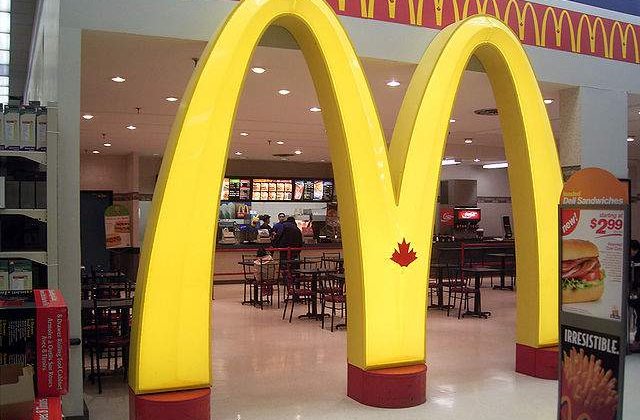 Nu mai merge lumea la "Mac"? Vanzarile McDonald`s au scazut
