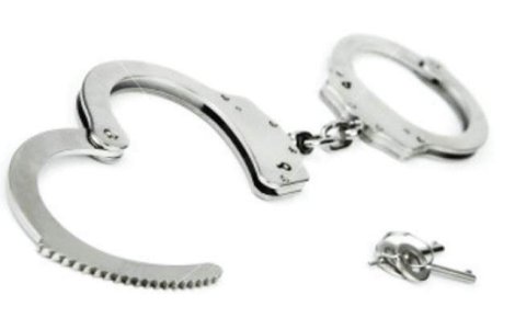 Trei persoane, retinute dupa ce ar fi jefuit un francez si ar fi rapit o prostituata