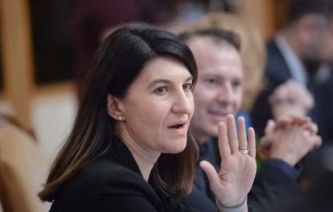 Ministrul Muncii: „Unii stau pe Facebook în loc să muncească!”