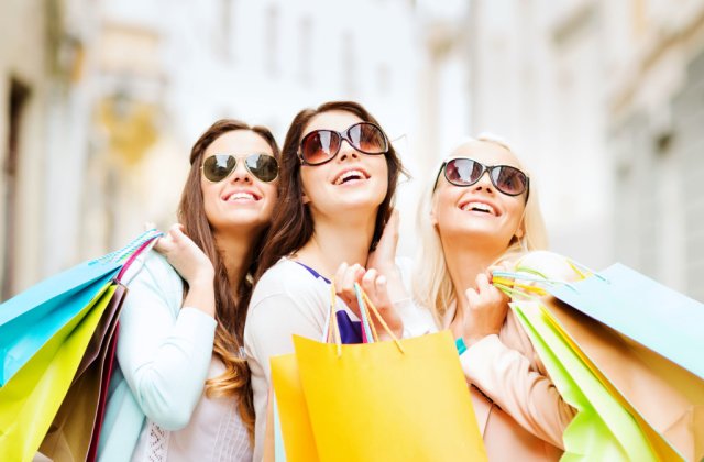 FashionUP! la aniversarea de 11 ani: 1.900.000 de produse vândute către 500.000 de clienți