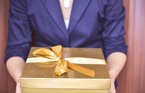 Idei de cadouri de pensionare pentru colegi