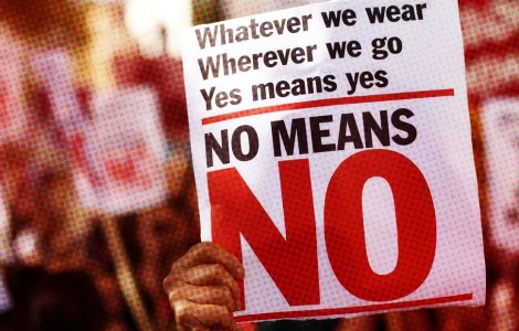 Mesaj pentru „Colo” & Co: Femeile NU „și-o cer”, cu atât mai puțin minorele!