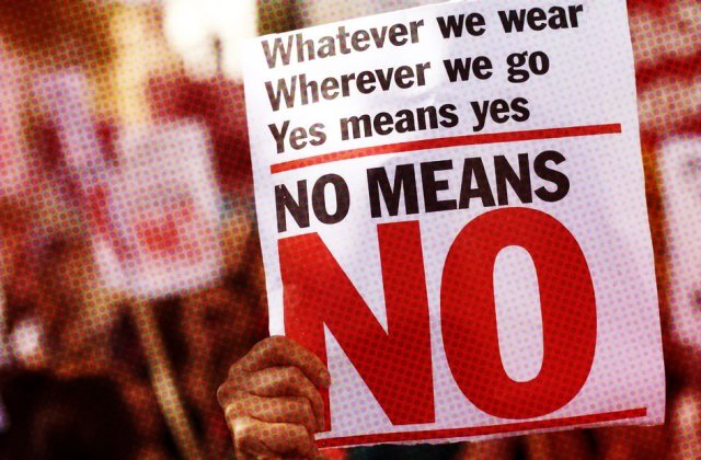 OPINIE Mesaj pentru „Colo” & Co: Femeile NU „și-o cer”, cu atât mai puțin minorele!