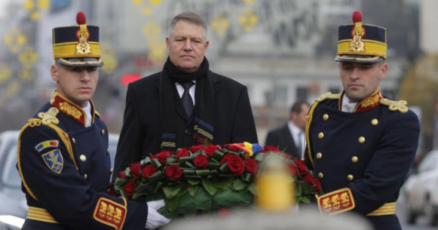Iohannis a depus o coroană de flori pentru victimele mineriadelor