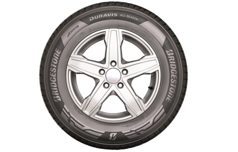Bridgestone lansează prima sa anvelopă all-season pentru autoutilitare, DURAVIS All Season