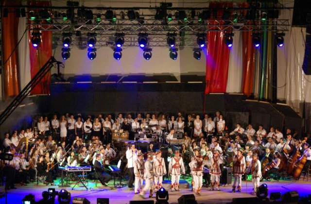 Naistul Nicolae Voiculet: De la Imparatul Japoniei la Folktronica