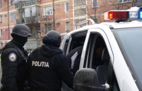 Perchezitii in Arges si Dambovita, la persoane suspectate de furt de produse petroliere