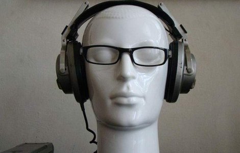 UE ne intra in urechi si ne da muzica mai incet!