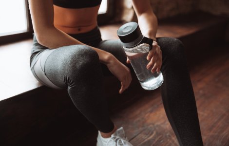 Guvernul a INTERZIS sticlele de apă în sălile de sport. Care este motivul