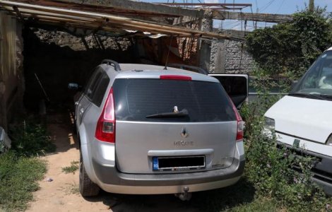 Mașinile lui Dincă - scoase la licitație. Care este prețul de pornire