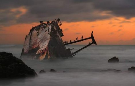 Vas cu incarcatura toxica scufundat de mafia italiana