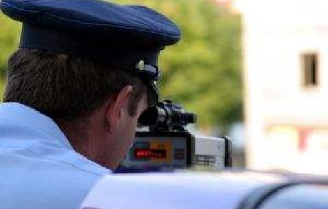 Veniturile generalilor si chestorilor generali de Politie cresc prin amendamentele la Legea unica