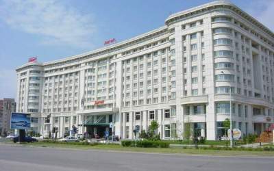 Senatul plateste o avere...