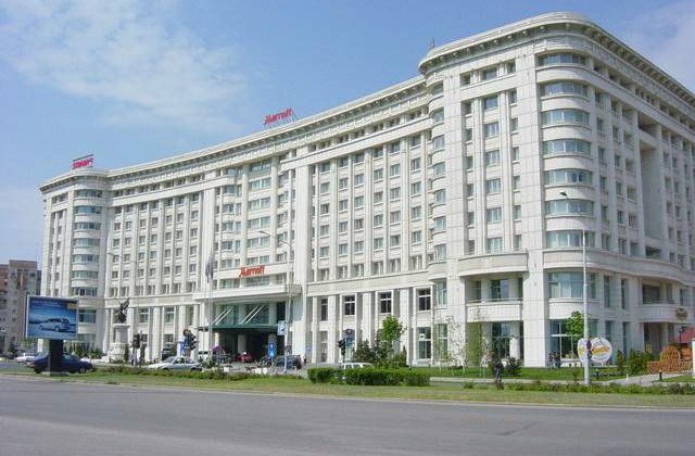 Senatul plateste o avere pentru cazare. Nu a prevazut ca nu va avea bani