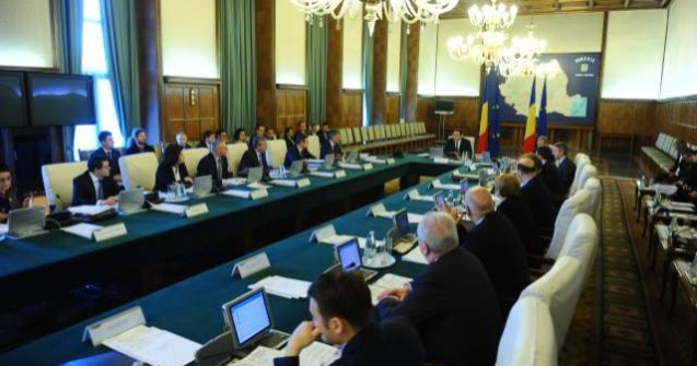 Ponta, catre ministri: Uitati-va mai putin la presa si faceti-va treaba