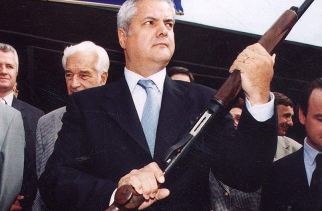 ISC nu a primit bani de la Nastase. Executarea silita merge mai departe