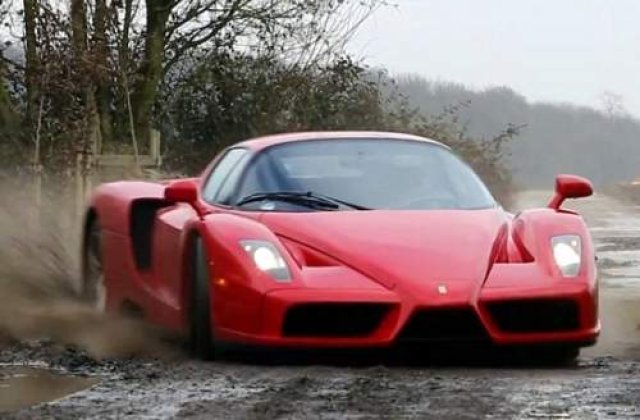 VIDEO: Ferrari Enzo condus ca la raliuri!