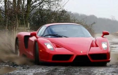 VIDEO: Ferrari Enzo condus ca la raliuri!