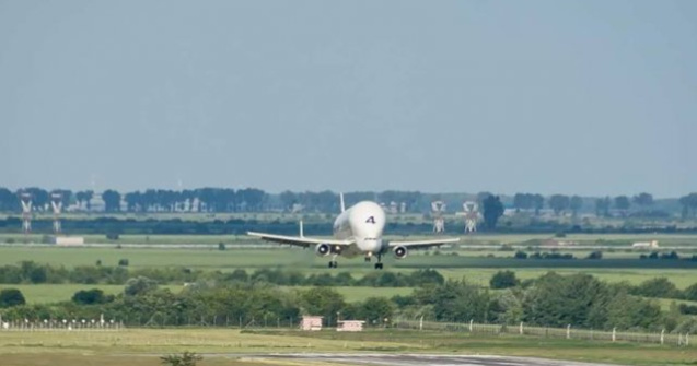 Furt de circa 800.000 de euro la Otopeni. 28 de angajați percheziționați
