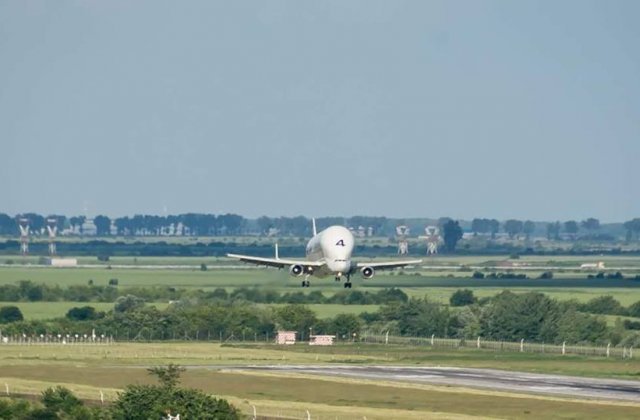 Furt de circa 800.000 de euro în Aeroportul Otopeni. 28 de angajați percheziționați